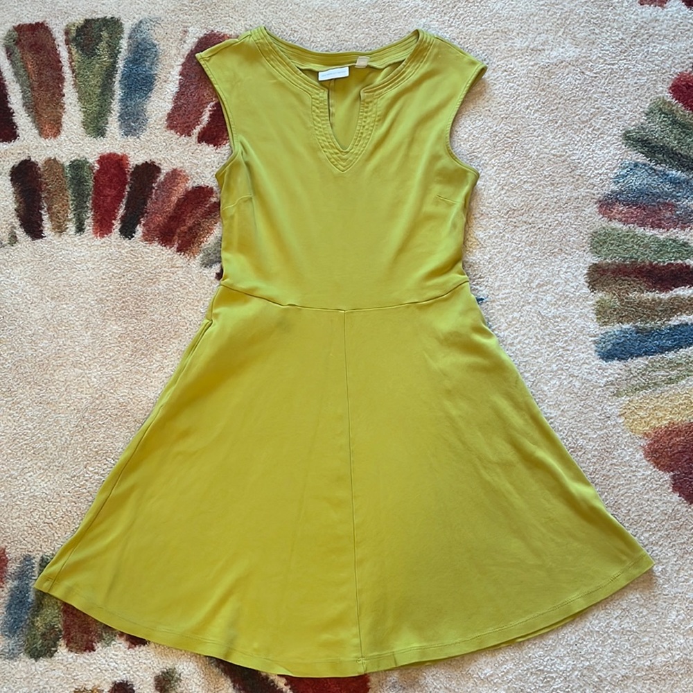 New York & Company fit and flare green dress with pockets